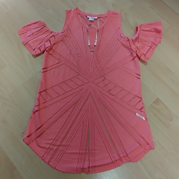 Bar 111 Cold Shouldered Cut Out Top - Picture 6 of 8